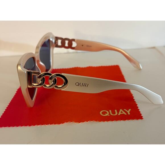 Quay Australia Cat Eye Chain Link Sunglasses – Pearl White/Rose Gold - Picture 3 of 7